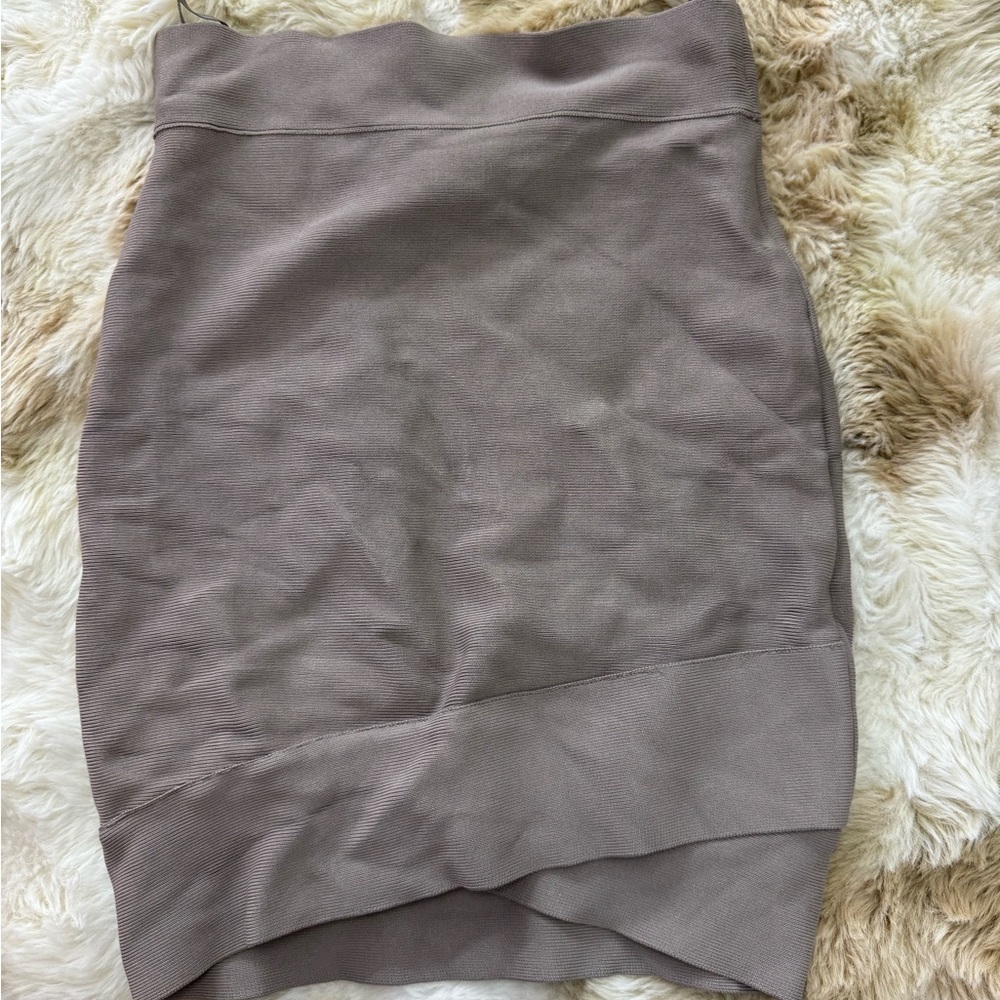 BCBGMaxAzria Women's Pencil Skirt in Taupe